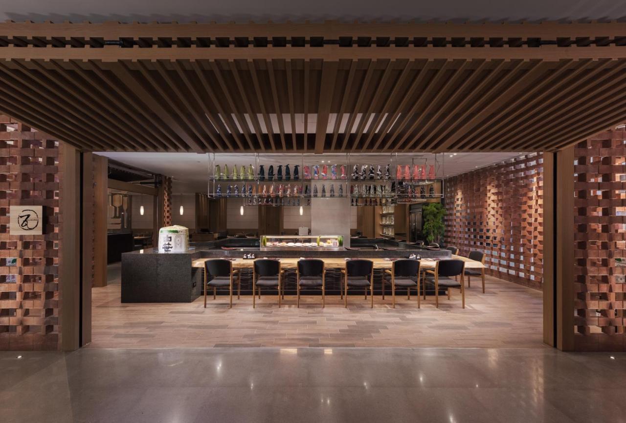 คราวน์ พลาซา ไท่หนาน Hotel ไถหนาน ภายนอก รูปภาพ The interior of the restaurant