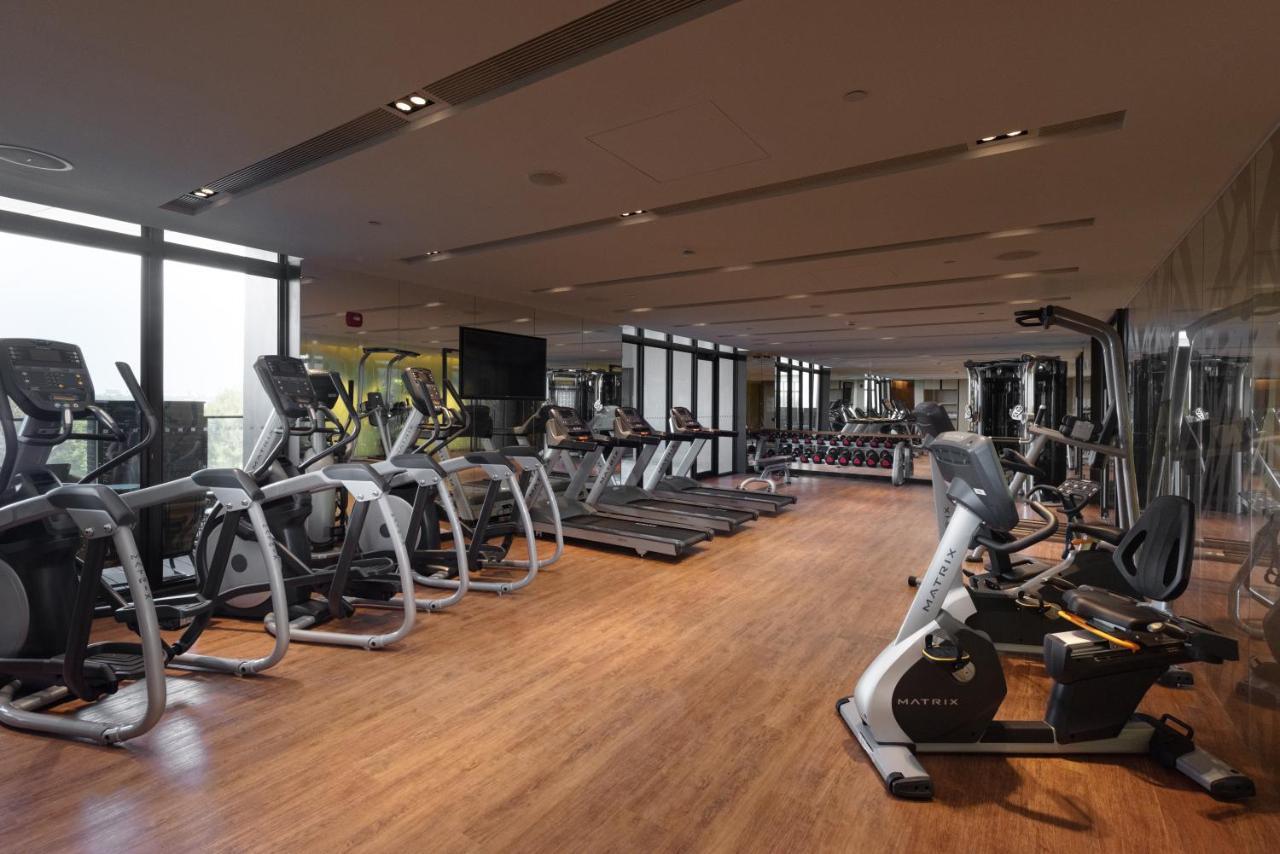 คราวน์ พลาซา ไท่หนาน Hotel ไถหนาน ภายนอก รูปภาพ The gym at the hotel