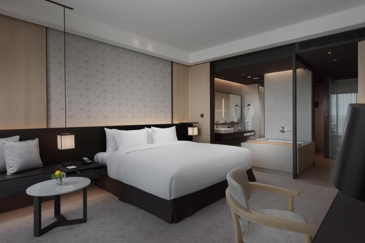คราวน์ พลาซา ไท่หนาน Hotel ไถหนาน ภายนอก รูปภาพ