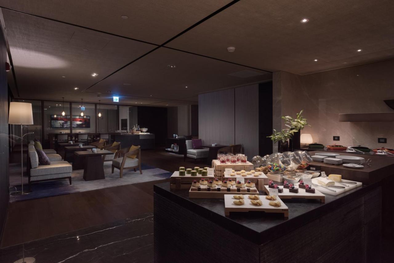 คราวน์ พลาซา ไท่หนาน Hotel ไถหนาน ภายนอก รูปภาพ The lounge at the airport