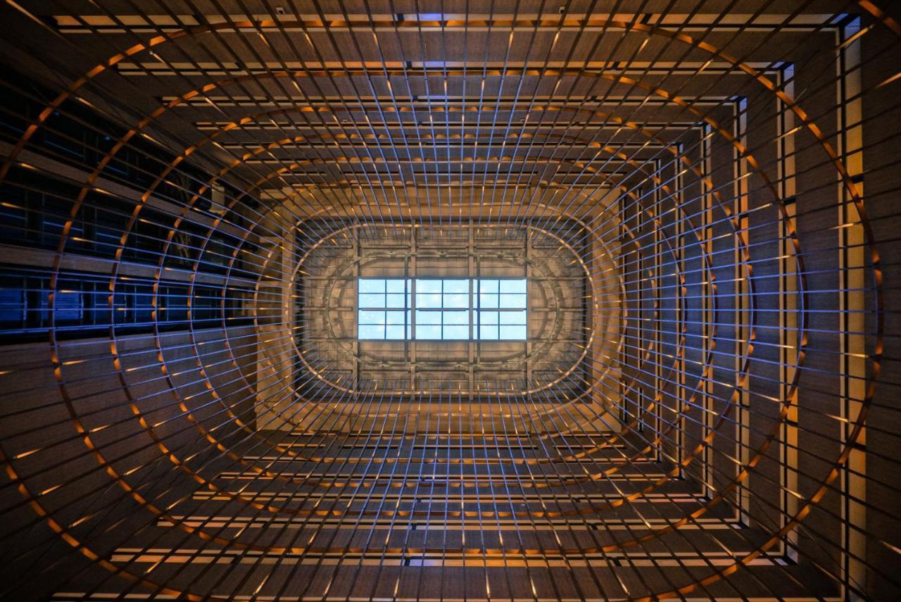 คราวน์ พลาซา ไท่หนาน Hotel ไถหนาน ภายนอก รูปภาพ The ceiling of the main atrium