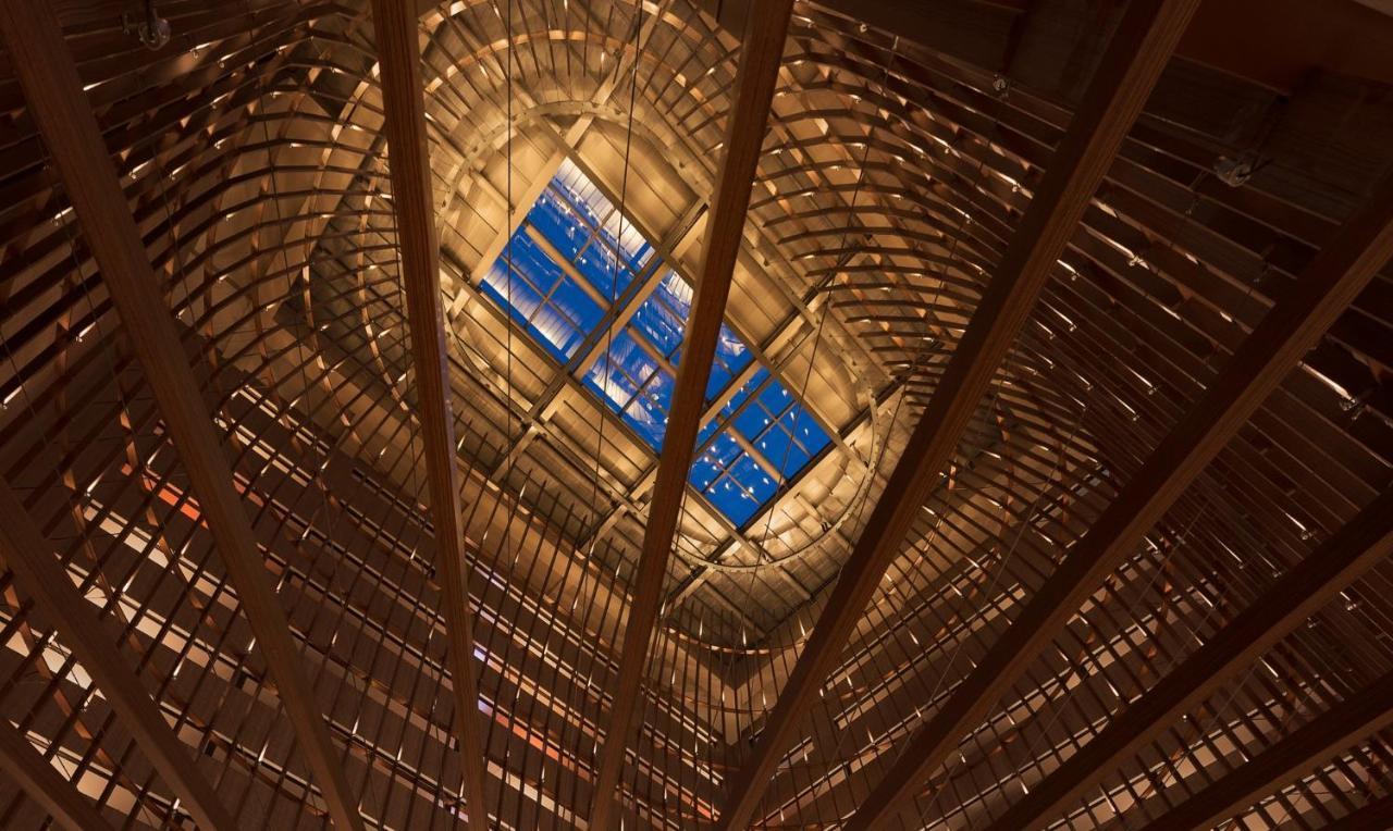 คราวน์ พลาซา ไท่หนาน Hotel ไถหนาน ภายนอก รูปภาพ The ceiling of the main atrium