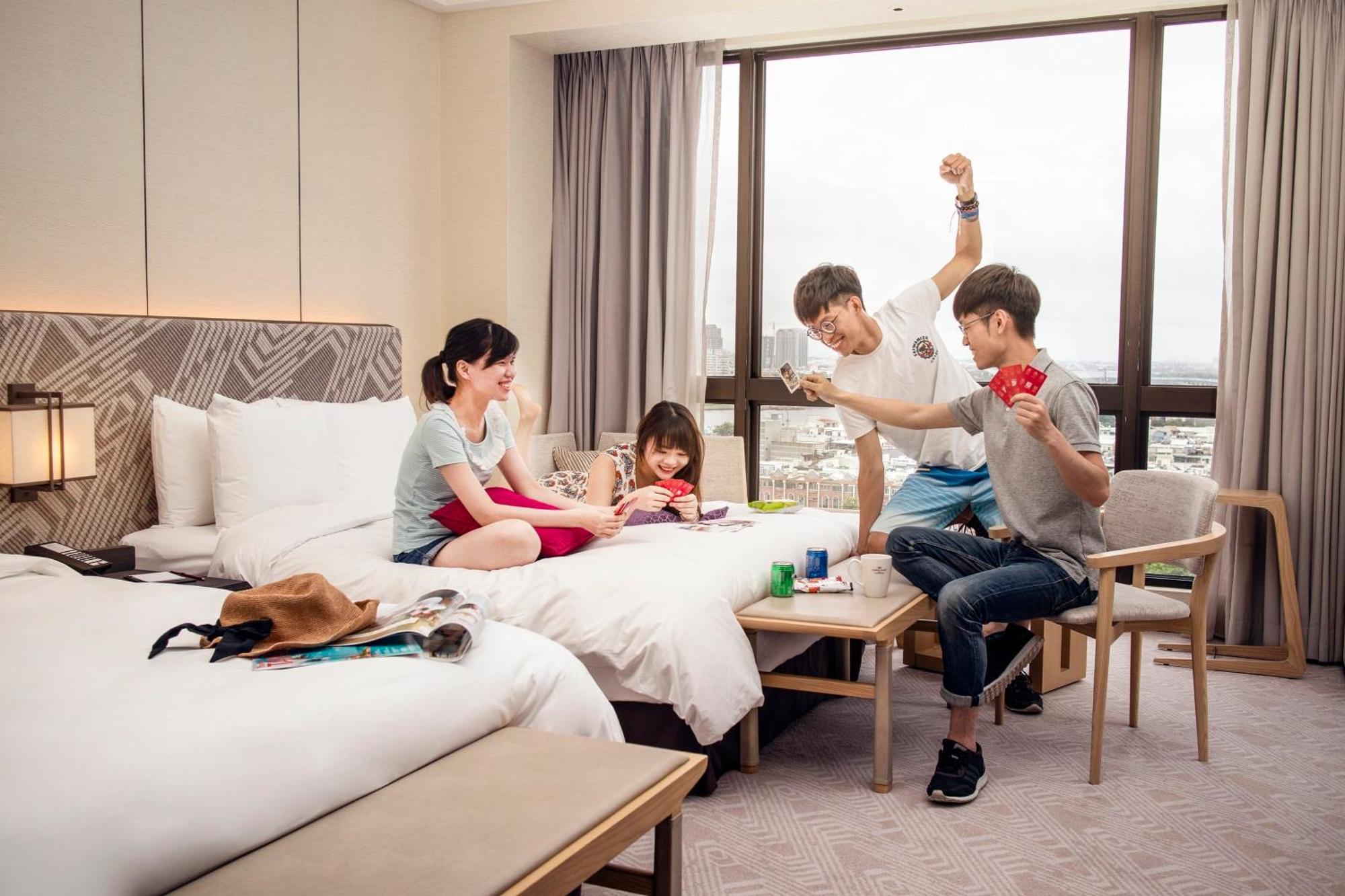 คราวน์ พลาซา ไท่หนาน Hotel ไถหนาน ภายนอก รูปภาพ Family room
